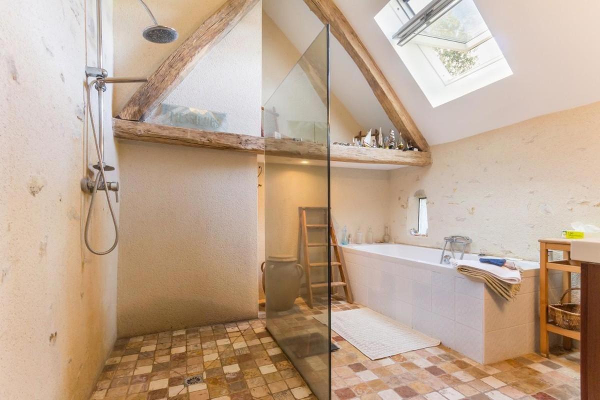 Bed and Breakfast La Thibaude - Livry Livry  Экстерьер фото