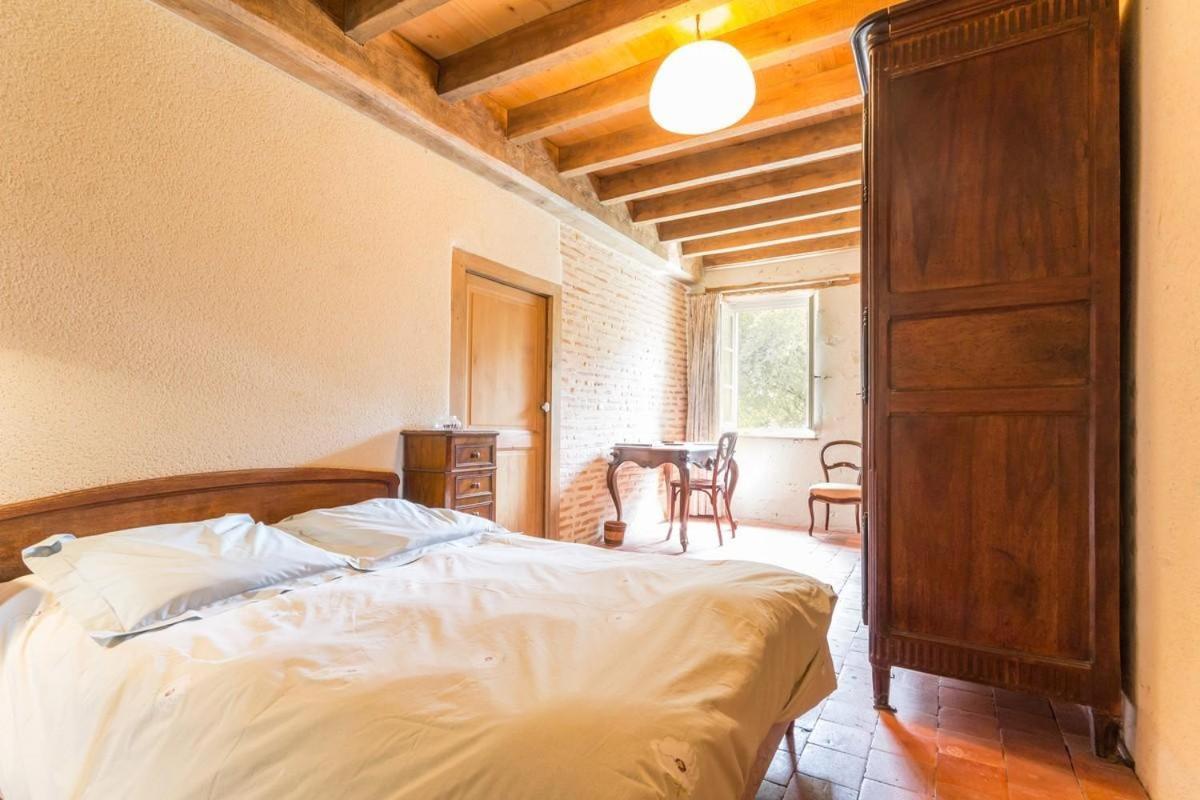 Bed and Breakfast La Thibaude - Livry Livry  Экстерьер фото